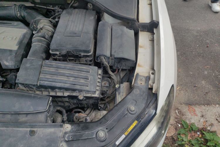 Used Volkswagen Passat 2014 1.8TSI DSG Prestige Navigation Edition Engine Bay Left