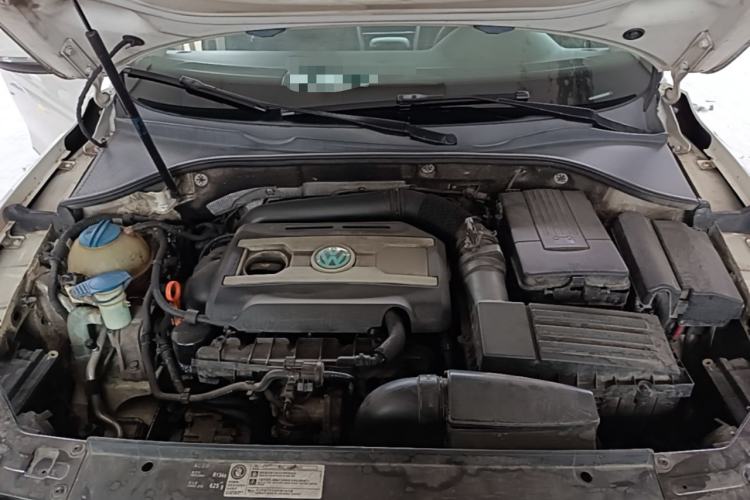Used Volkswagen Passat 2014 1.8TSI DSG Prestige Navigation Edition Engine Bay