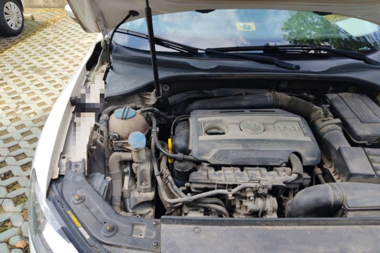 Used Volkswagen Passat 2014 1.8TSI DSG Prestige Navigation Edition Engine Bay Right