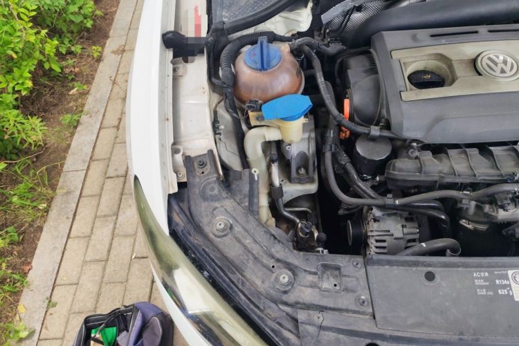 Used Volkswagen Passat 2014 1.8TSI DSG Prestige Edition Engine Bay Right