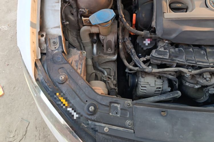 Used Volkswagen Passat 2014 1.8TSI DSG 30th Anniversary Edition Engine Bay Right