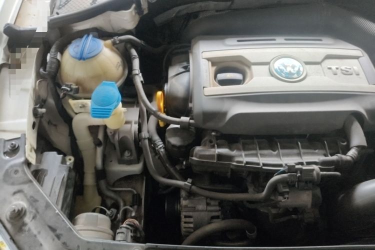 Used Volkswagen Passat 2014 1.8TSI DSG Prestige Edition Engine Bay Right