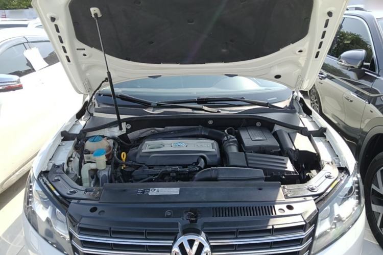 Used Volkswagen Passat 2014 2.0 TSI DSG Ultimate Edition Engine Bay