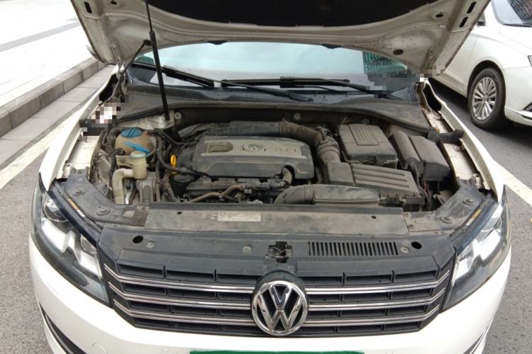 Used Volkswagen Passat 2014 1.8TSI DSG Prestige Navigation Edition Engine Bay