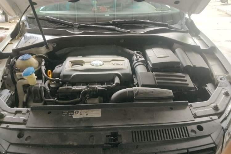 Used Volkswagen Passat 2014 1.8TSI DSG Prestige Edition Engine Bay