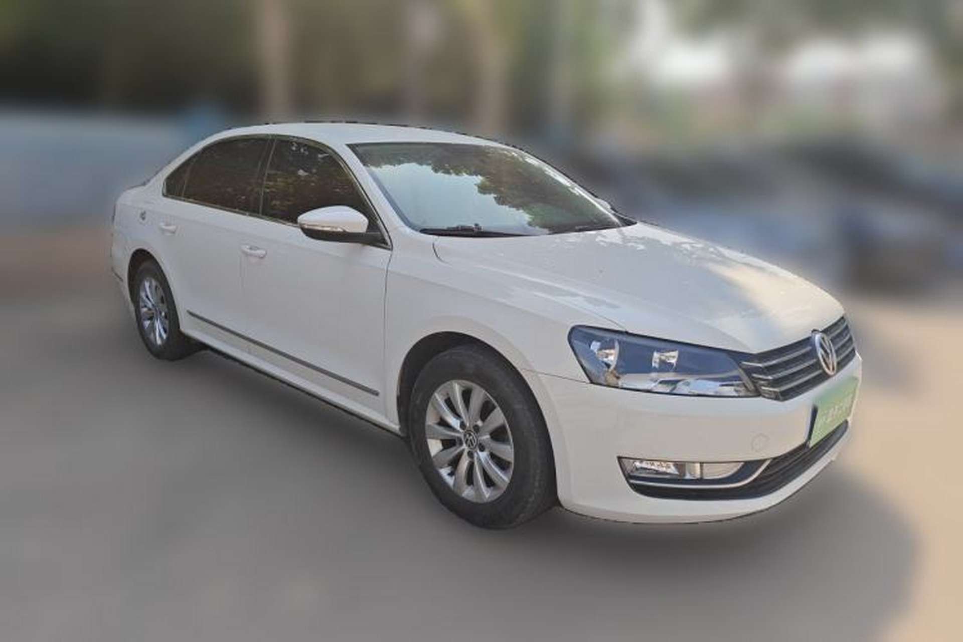 Used Volkswagen Passat 2014 1.4TSI Manual Luxury Edition Front Right 45 Deg