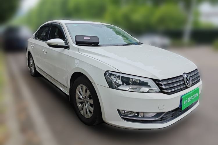 Used Volkswagen Passat 2014 1.8TSI DSG Prestige Edition Front Right 45 Deg