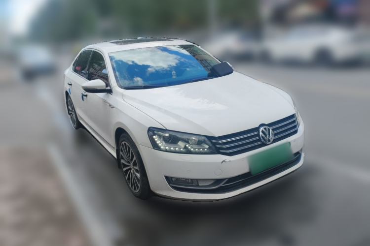 Used Volkswagen Passat 2014 2.0 TSI DSG Prestige Navigation Edition Front Right 45 Deg