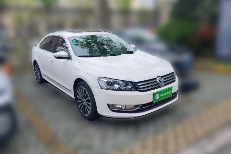 Used Volkswagen Passat 2014 1.8TSI DSG Prestige Navigation Edition Front Right 45 Deg