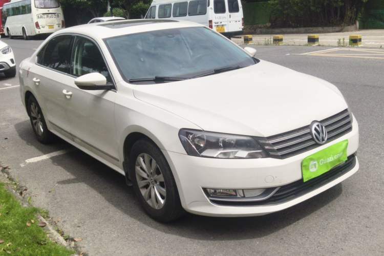 Used Volkswagen Passat 2014 1.8TSI DSG Prestige Edition Front Right 45 Deg