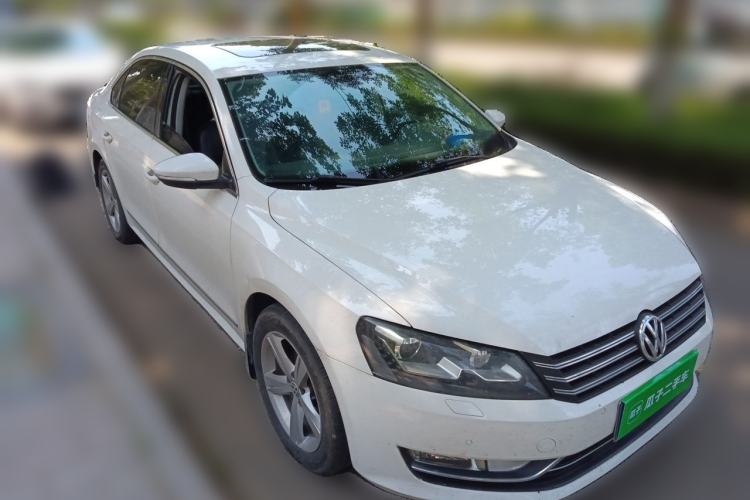 Used Volkswagen Passat 2014 1.8TSI DSG Prestige Edition Front Right 45 Deg