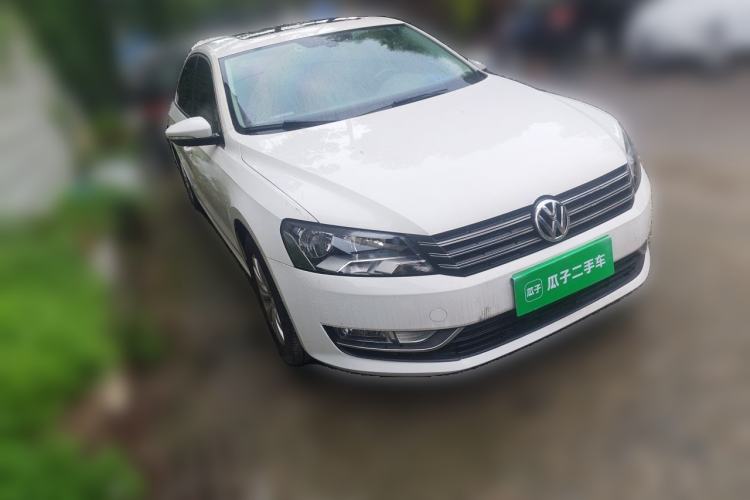 Used Volkswagen Passat 2014 1.8TSI DSG Prestige Edition Front Right 45 Deg