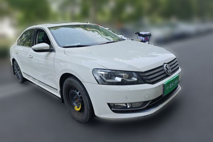 Used Volkswagen Passat 2014 1.8TSI DSG Prestige Navigation Edition Front Right 45 Deg