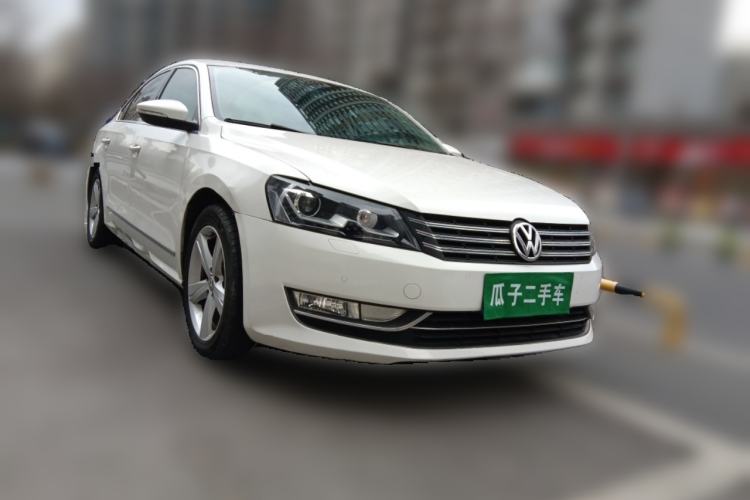 Used Volkswagen Passat 2014 1.8TSI DSG Prestige Navigation Edition Front Right 45 Deg