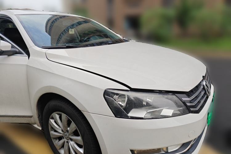 Used Volkswagen Passat 2014 1.8TSI DSG Prestige Edition Front Right 45 Deg