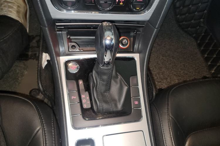 Used Volkswagen Passat 2014 1.8TSI DSG Prestige Edition Gear Lever