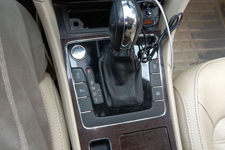Used Volkswagen Passat 2014 1.8TSI DSG Prestige Navigation Edition Gear Lever