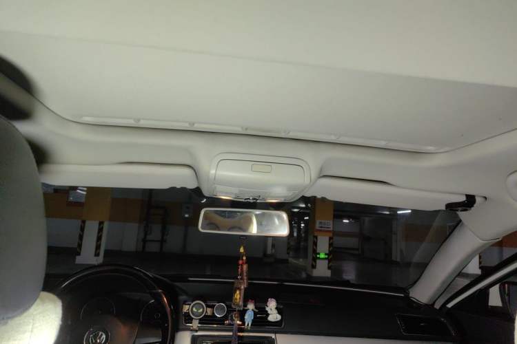 Used Volkswagen Passat 2014 1.8TSI DSG Prestige Navigation Edition Headliner