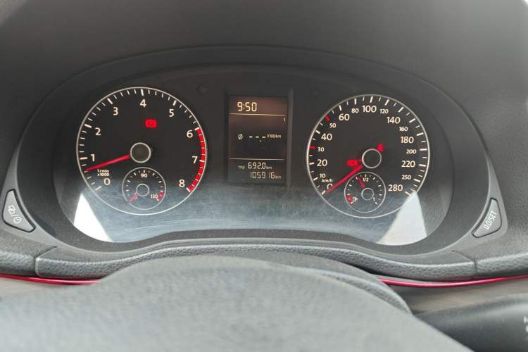 Used Volkswagen Passat 2014 1.4TSI Manual Luxury Edition Instrument Cluster