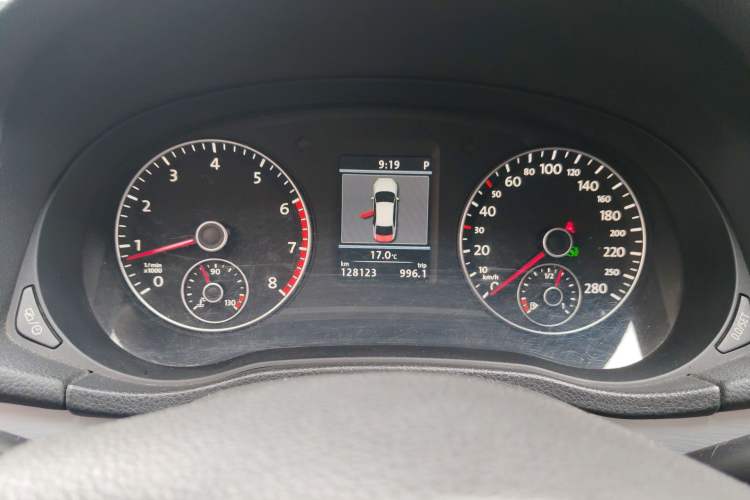 Used Volkswagen Passat 2014 1.8TSI DSG Prestige Navigation Edition Instrument Cluster