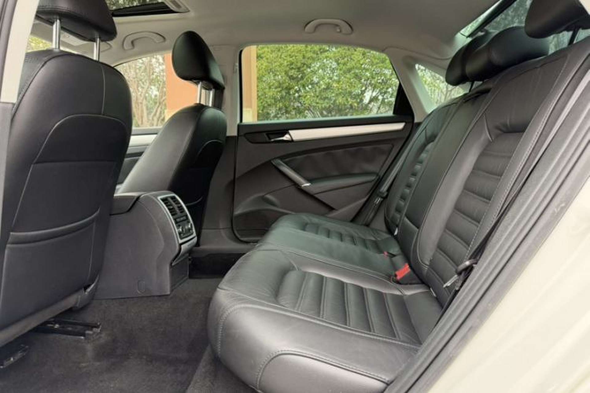 Used Volkswagen Passat 2014 1.8TSI DSG Prestige Edition Interior 1