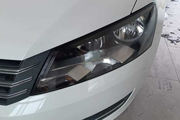 Used Volkswagen Passat 2014 1.8TSI DSG Prestige Navigation Edition Left Front Headlight