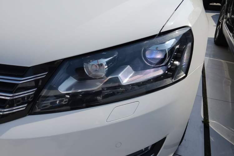 Used Volkswagen Passat 2014 2.0 TSI DSG Ultimate Edition Left Front Headlight