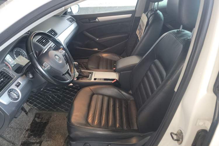 Used Volkswagen Passat 2014 1.8TSI DSG Prestige Edition Left Front Seat