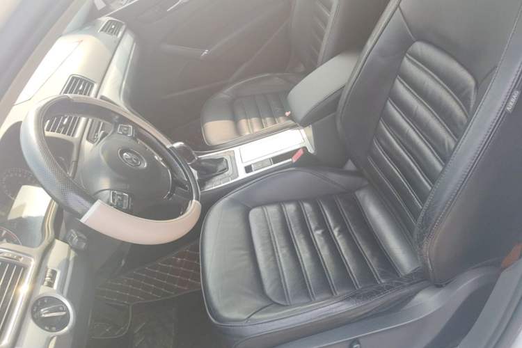 Used Volkswagen Passat 2014 1.8TSI DSG Prestige Navigation Edition Left Front Seat