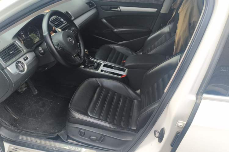Used Volkswagen Passat 2014 2.0 TSI DSG Prestige Navigation Edition Left Front Seat