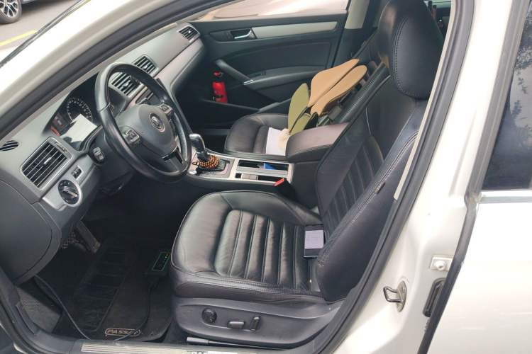 Used Volkswagen Passat 2014 1.8TSI DSG Prestige Navigation Edition Left Front Seat