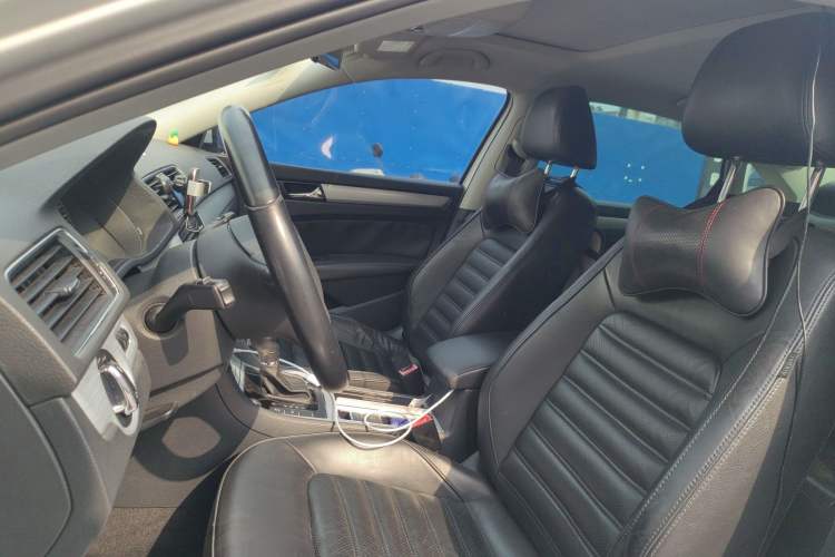 Used Volkswagen Passat 2014 1.8TSI DSG Prestige Navigation Edition Left Front Seat