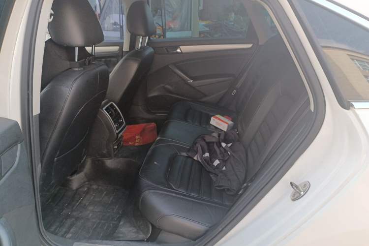 Used Volkswagen Passat 2014 1.8TSI DSG Prestige Edition Left Rear Seat