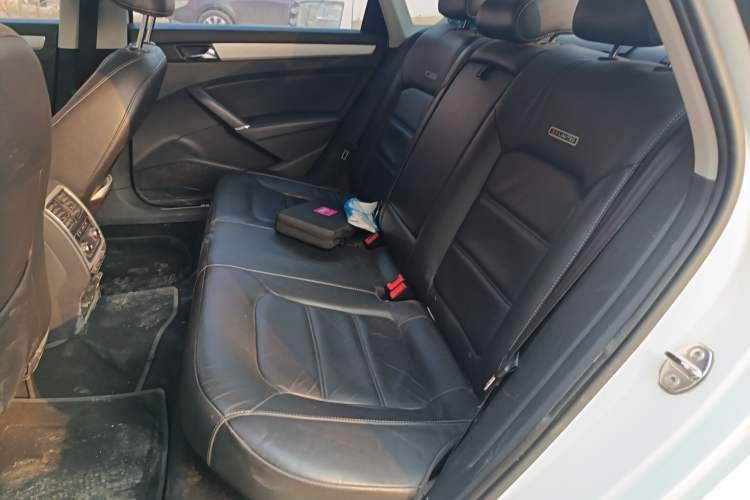 Used Volkswagen Passat 2014 1.8TSI DSG 30th Anniversary Edition Left Rear Seat