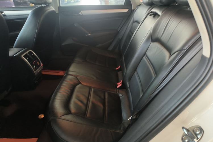 Used Volkswagen Passat 2014 1.8TSI DSG Prestige Navigation Edition Left Rear Seat