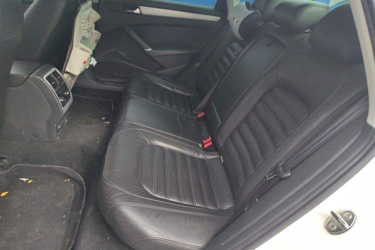 Used Volkswagen Passat 2014 1.8TSI DSG Prestige Navigation Edition Left Rear Seat