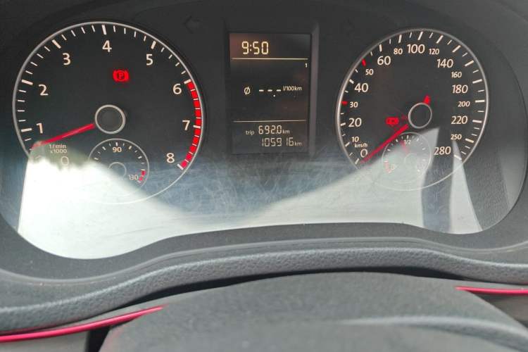 Used Volkswagen Passat 2014 1.4TSI Manual Luxury Edition Odometer Close Up