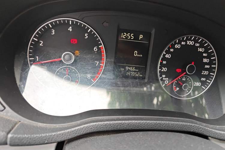 Used Volkswagen Passat 2014 1.8TSI DSG Prestige Edition Odometer Close Up