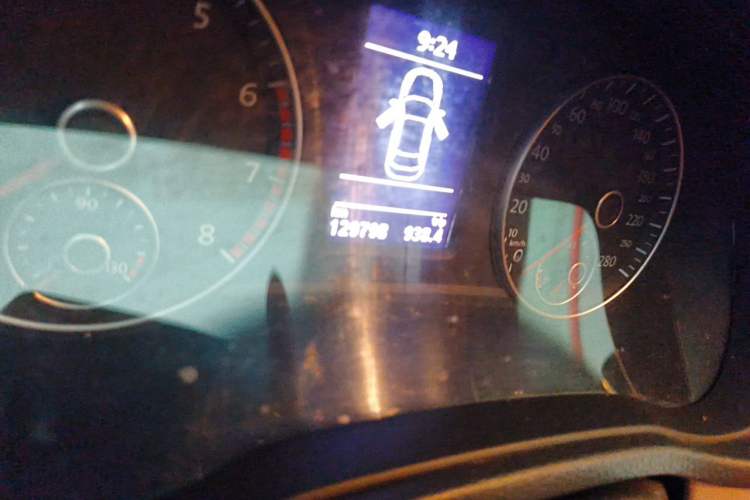 Used Volkswagen Passat 2014 1.8TSI DSG Prestige Edition Odometer Close Up