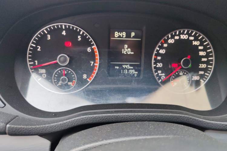 Used Volkswagen Passat 2014 1.8TSI DSG Prestige Navigation Edition Odometer Close Up