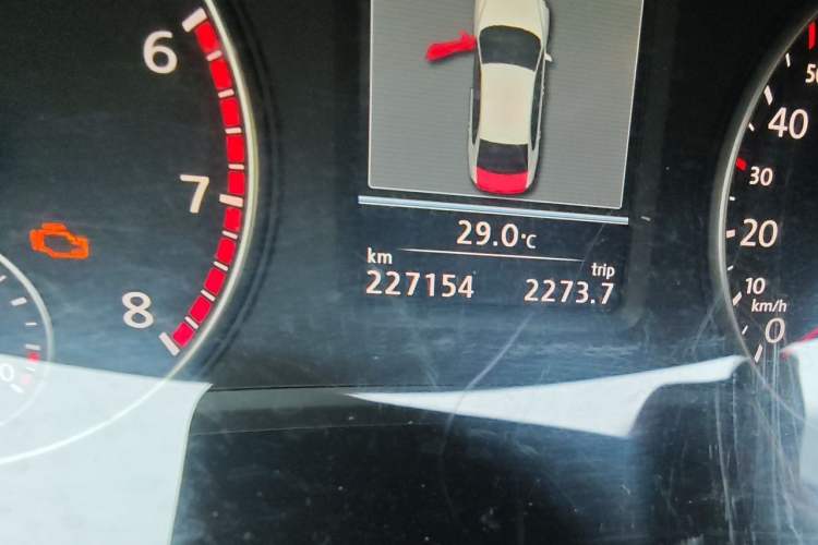Used Volkswagen Passat 2014 1.8TSI DSG Prestige Navigation Edition Odometer Close Up