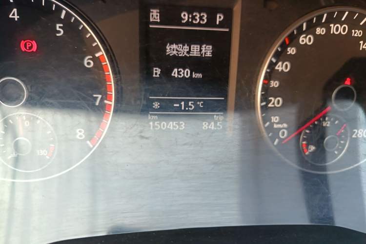 Used Volkswagen Passat 2014 1.8TSI DSG 30th Anniversary Edition Odometer Close Up