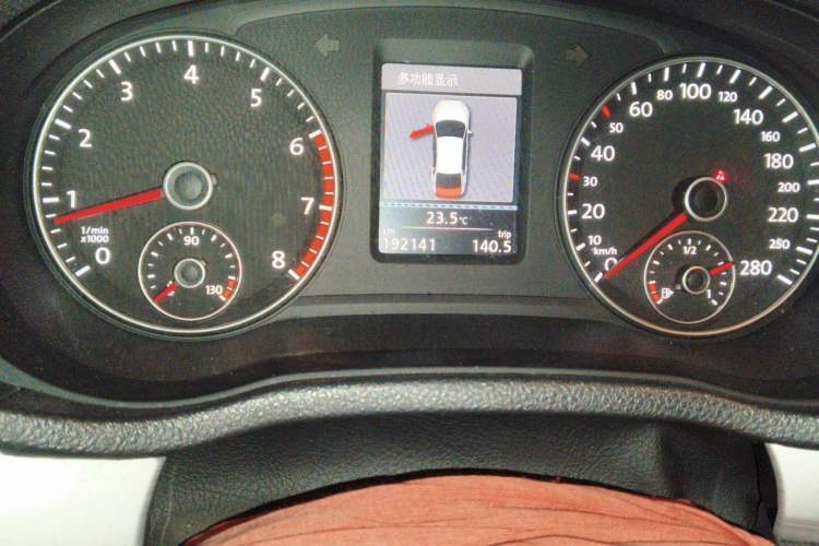 Used Volkswagen Passat 2014 1.8TSI DSG Prestige Edition Odometer Close Up