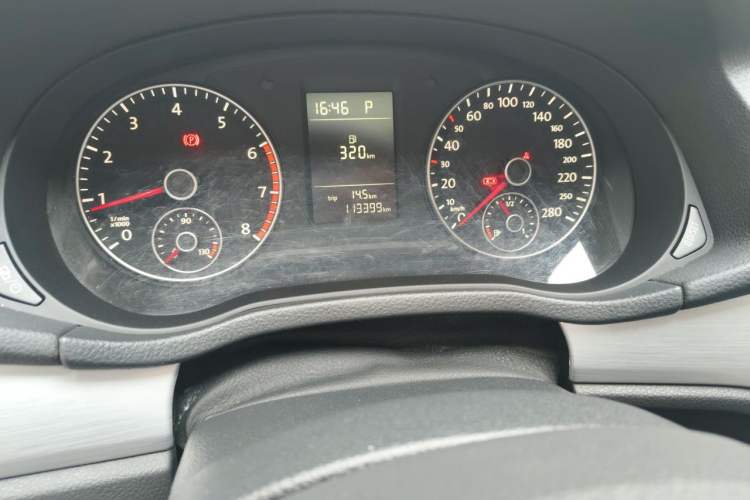 Used Volkswagen Passat 2014 1.8TSI DSG Prestige Edition Odometer Close Up