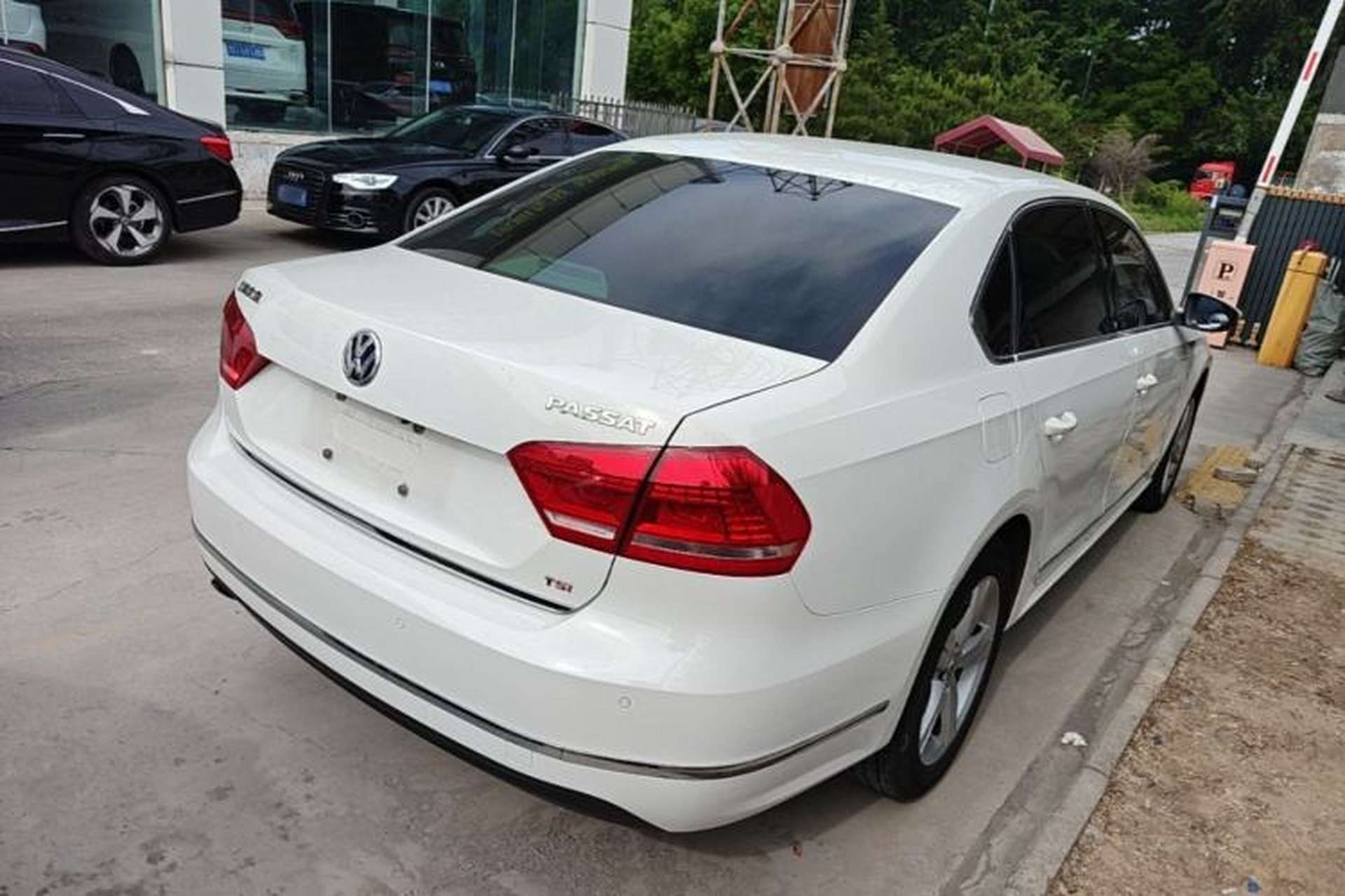 Used Volkswagen Passat 2014 1.8TSI DSG Prestige Edition Rear Right 45 Deg