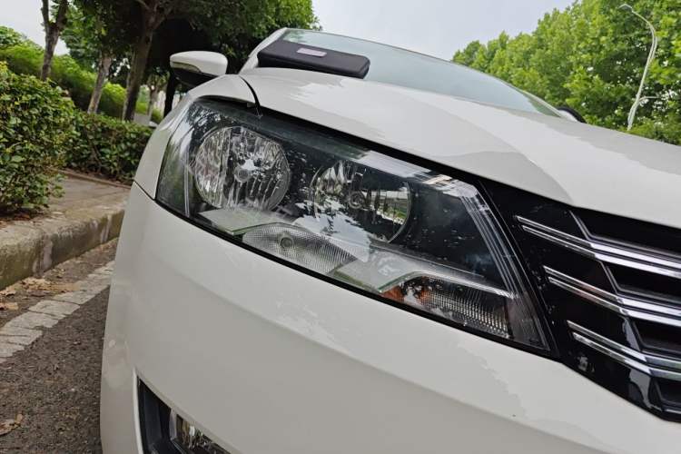 Used Volkswagen Passat 2014 1.8TSI DSG Prestige Edition Right Front Headlight