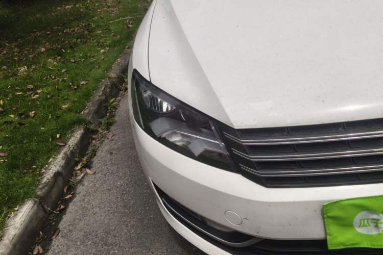 Used Volkswagen Passat 2014 1.8TSI DSG Prestige Edition Right Front Headlight
