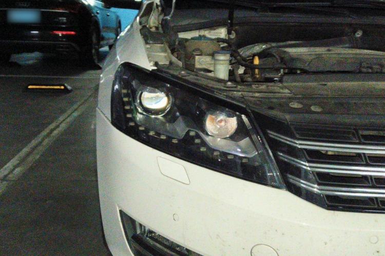 Used Volkswagen Passat 2014 1.8TSI DSG Prestige Edition Right Front Headlight