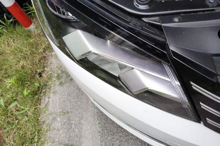 Used Volkswagen Passat 2014 1.8TSI DSG Prestige Edition Right Front Headlight