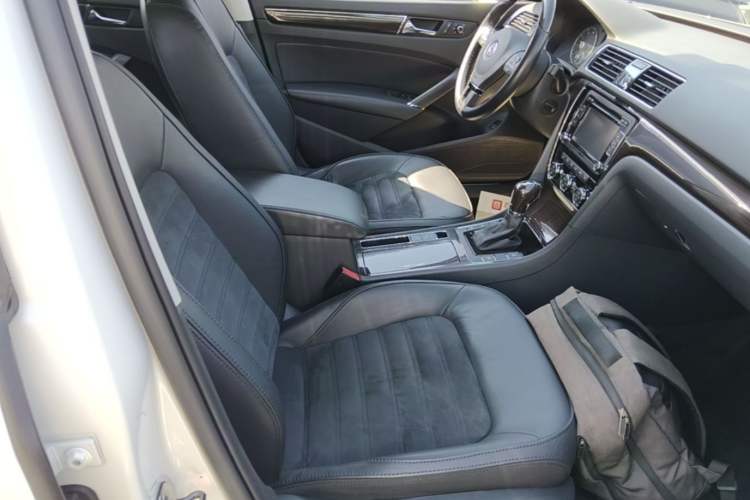 Used Volkswagen Passat 2014 2.0 TSI DSG Ultimate Edition Right Front Seat